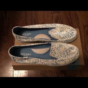 NWT Sperry Patterned Boat Shoes